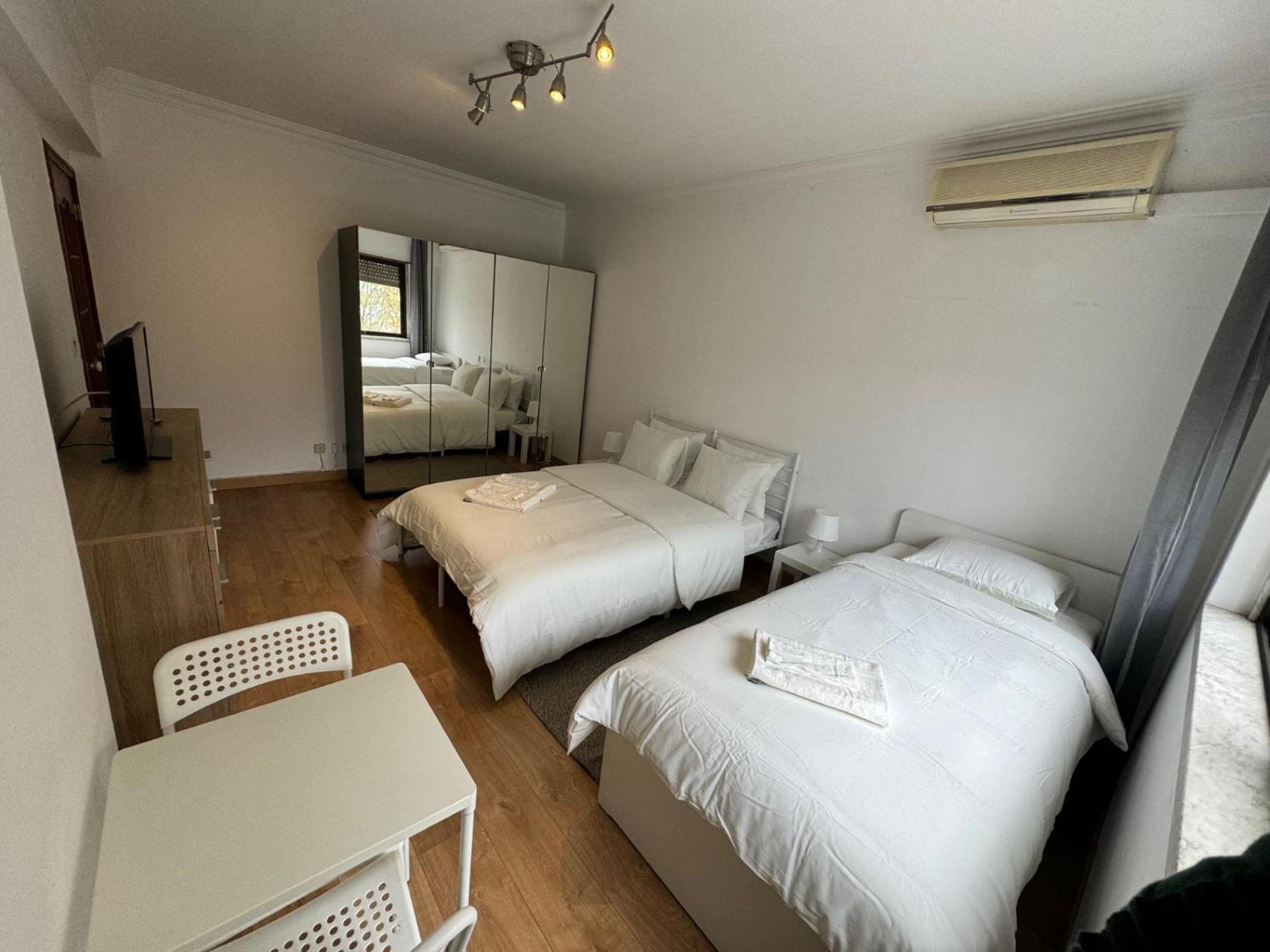 Airport And Bus Station Home 리스본 외부 사진